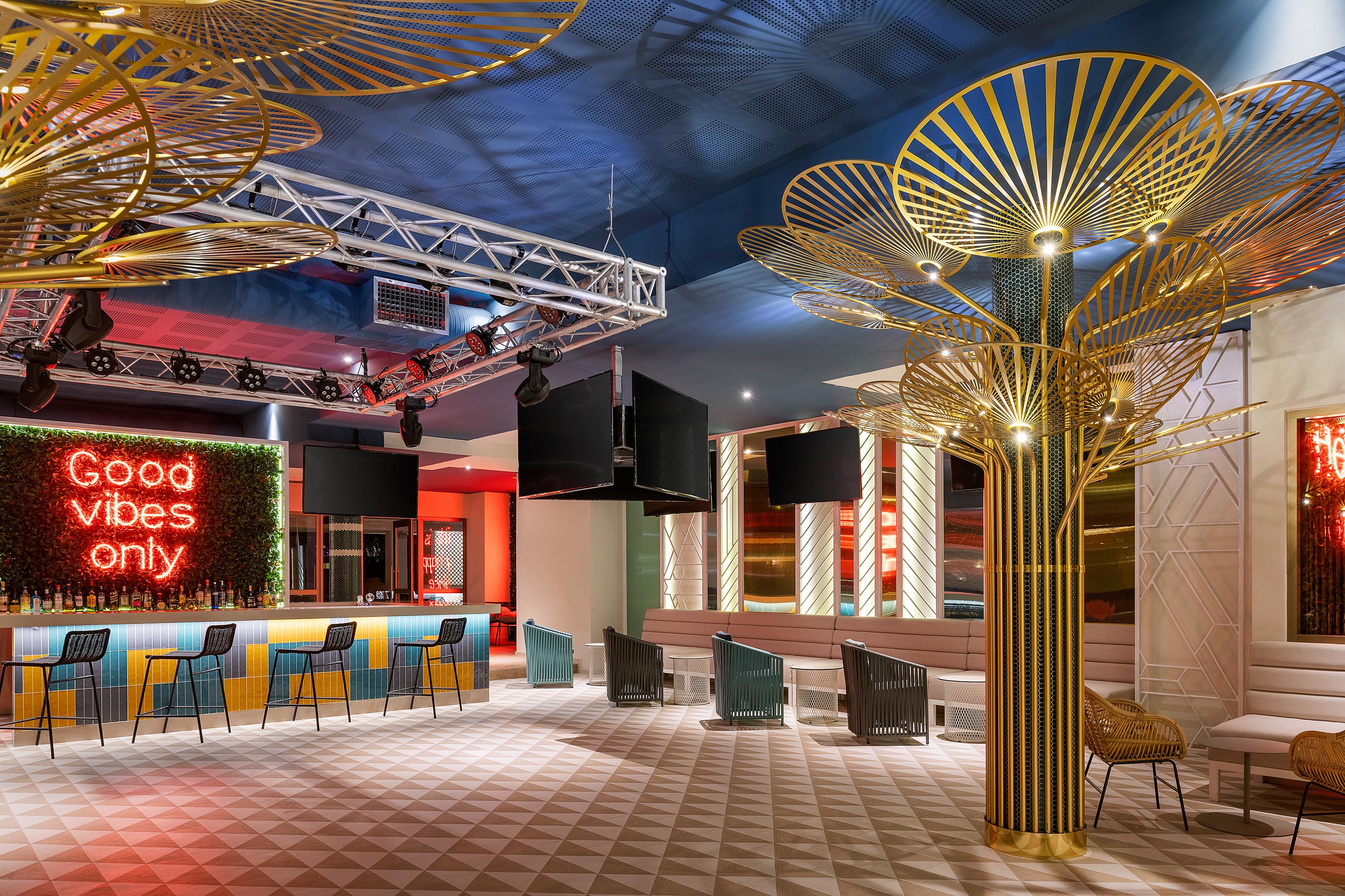 Catalonia Grand Costa Mujeres All Suites & Spa Канкун Экстерьер фото The interior of the nightclub